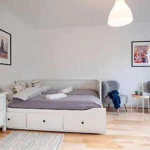 White Beds - For 6 People In The Center Apartament
